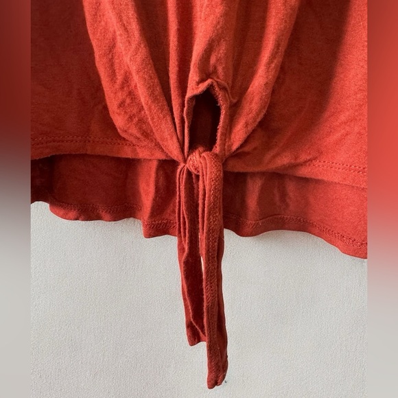 Flowy Burnt Orange Cut Out Shoulder Hi-Low Shirt - Picture 4 of 6